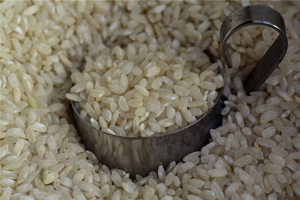 Que signifie rêver de riz brut