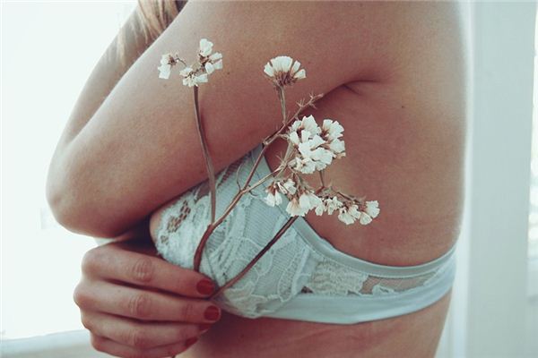 La signification et l’interprétation des seins dans les rêves