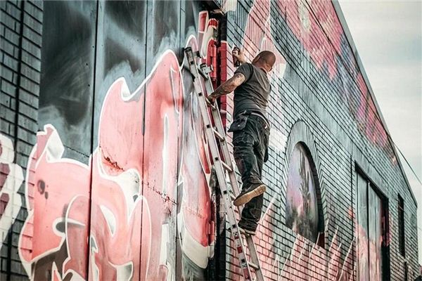 La signification du rêve des affiches de rue