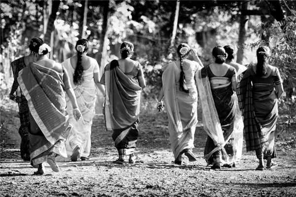 La signification et l’explication de beaucoup de femmes dans les rêves
