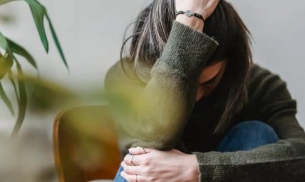 Rêve de rejet – 28 Interprétations et Symboles