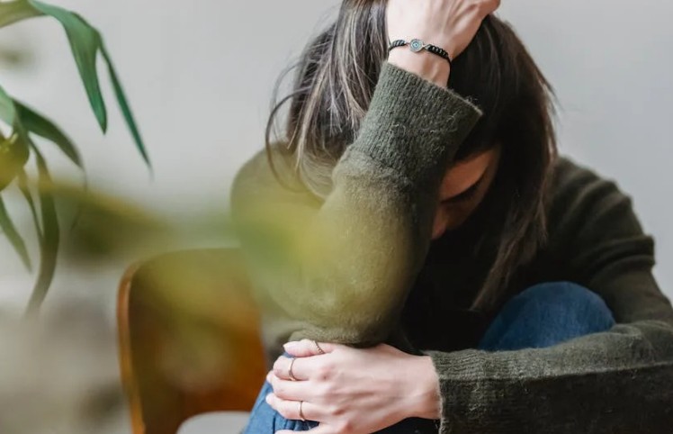 Rêve de rejet – 28 Interprétations et Symboles