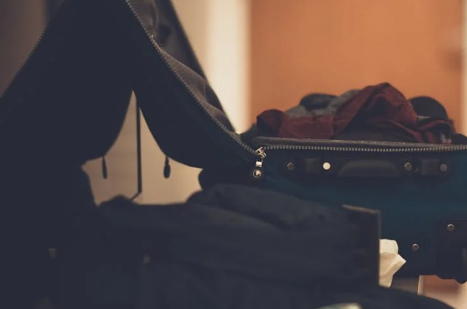 Rêver de faire ses valises – 39 Interprétations et Symboles