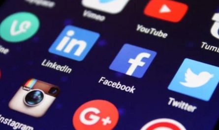 Rêver de YouTuber – 11 Interprétations et Symboles