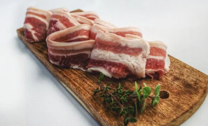 Rêver de bacon – 50 Interprétations et Symboles
