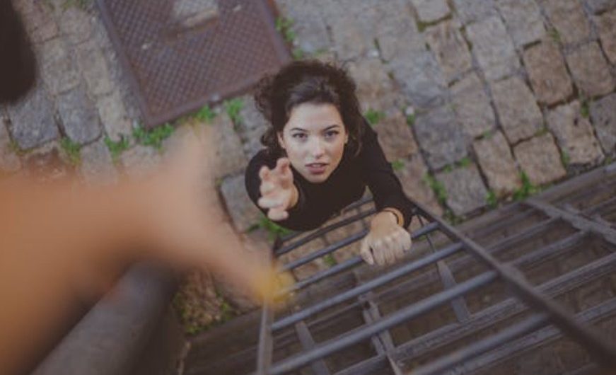 Rêver d’une échelle : 35 Interprétations et Symboles