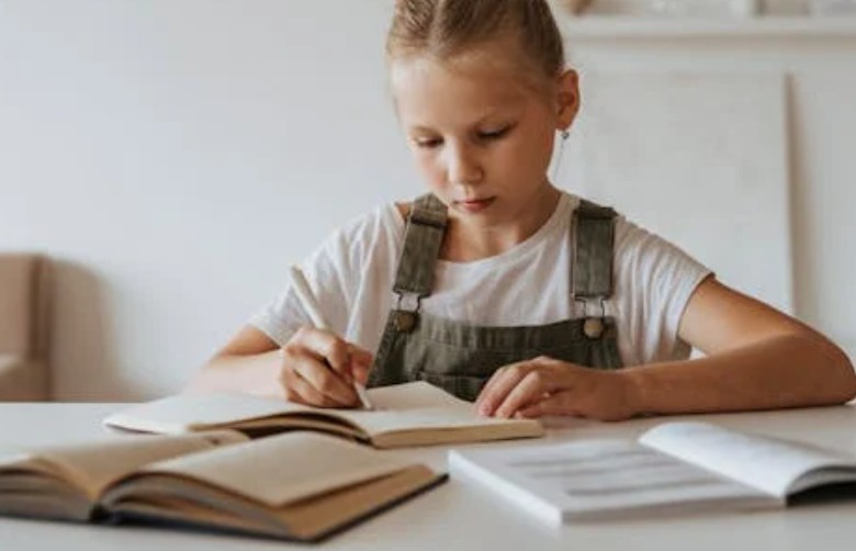 Rêver d’un stylo à bille : 40 Interprétations et Symboles