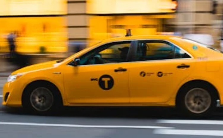 Rêver de taxi : 44 Interprétations et Symboles