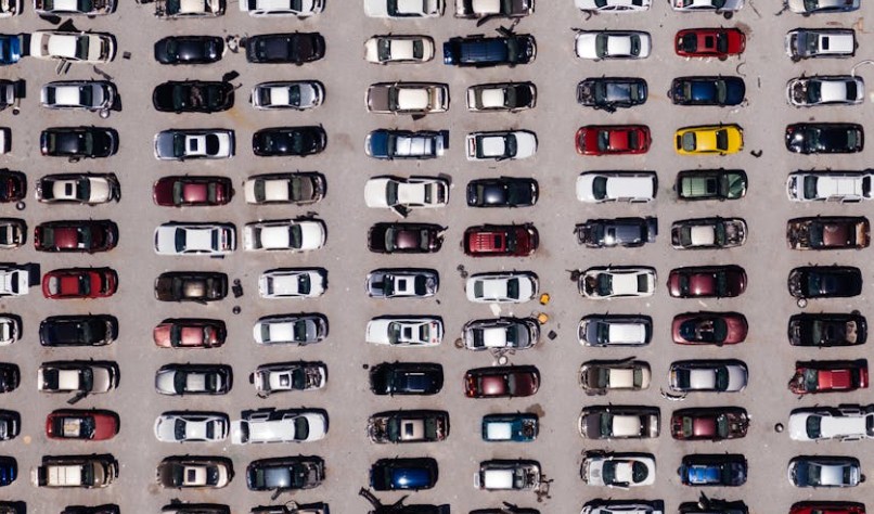 Rêver d’un parking : 36 Interprétations et Symboles