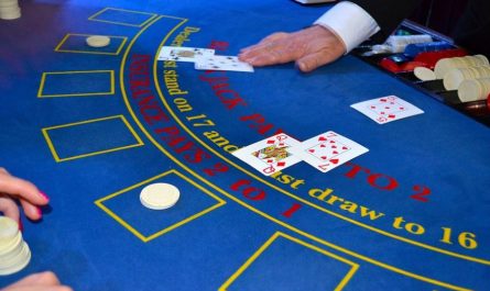 Rêver de jeux d’argent : 12 Interprétations et Symboles