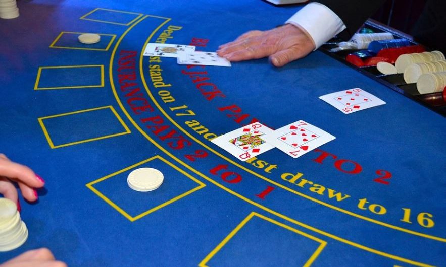 Rêver de jeux d’argent : 12 Interprétations et Symboles