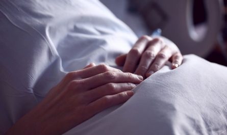 Rêve d’évanouissement : 10 Interprétations et Symboles