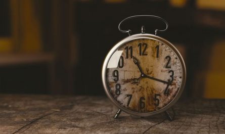 Rêver d’un réveil : 9 Interprétations et Symboles