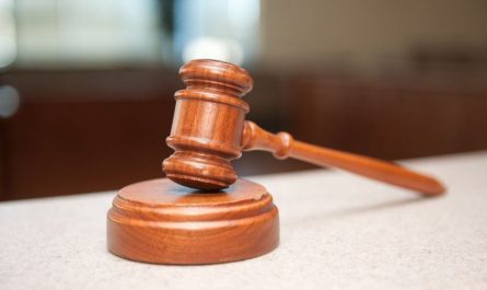 Rêver de juges : 9 Interprétations et Symboles