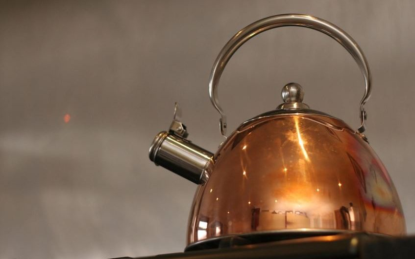 Rêver d’une théière : 12 Interprétations et Symboles