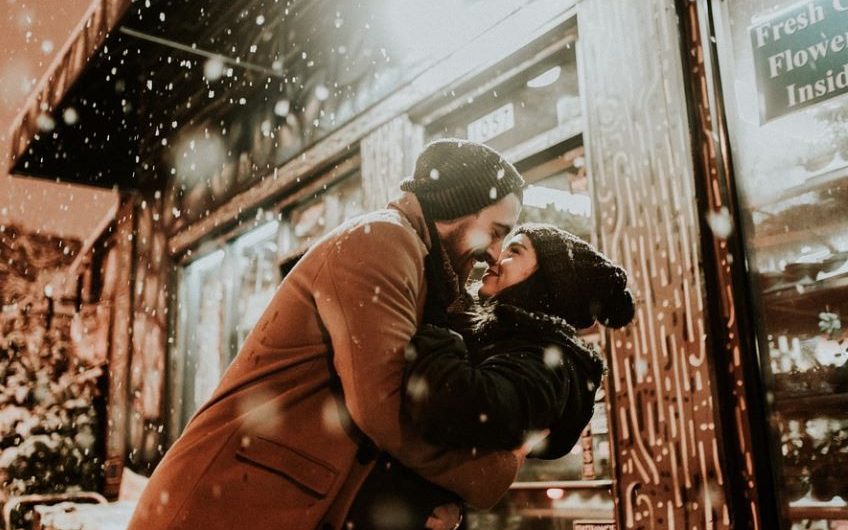 Rêve de baiser : 16 Interprétations et Symboles