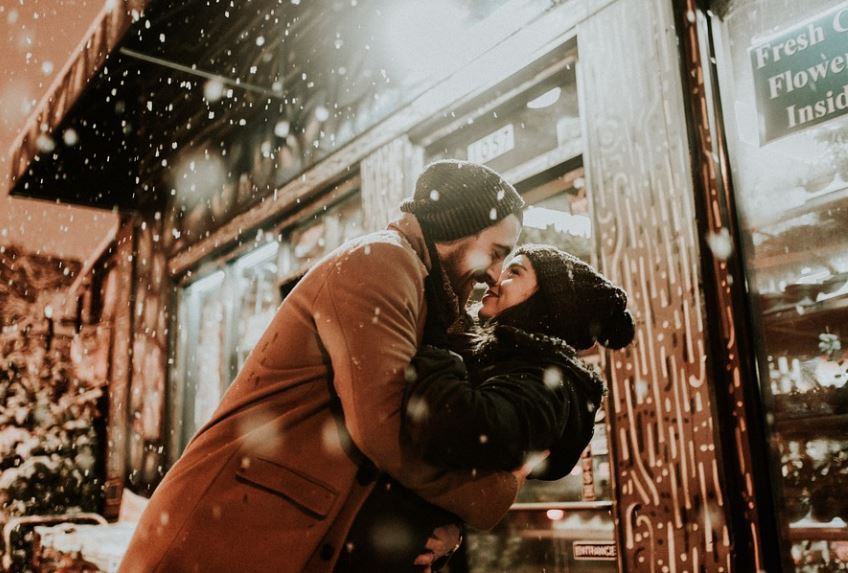 Rêve de baiser : 16 Interprétations et Symboles
