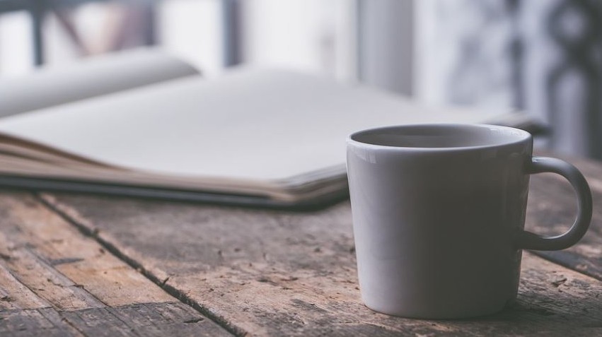 Rêver de tasses : 11 Interprétations et Symboles