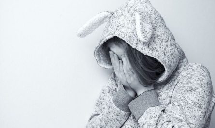 Rêver d’être humilié : 11 Interprétations et Symboles