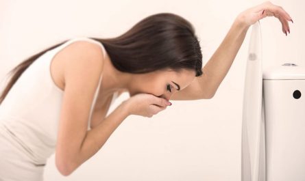 Rêver de vomir : 11 Interprétations et Symboles