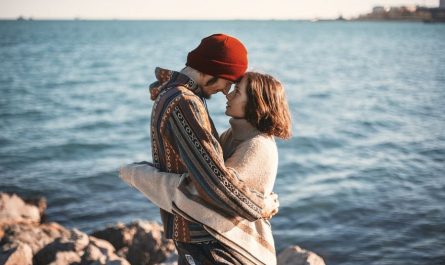 Rêves de câlins : 21 Interprétations et Symboles