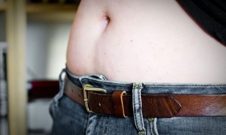 Rêver de l’œil du nombril : 12 Interprétations et Symboles