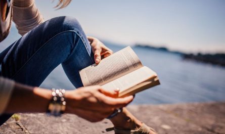 Rêver de lire un livre : 9 Interprétations et Symboles