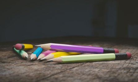 Rêver de crayons : 10 Interprétations et Symboles