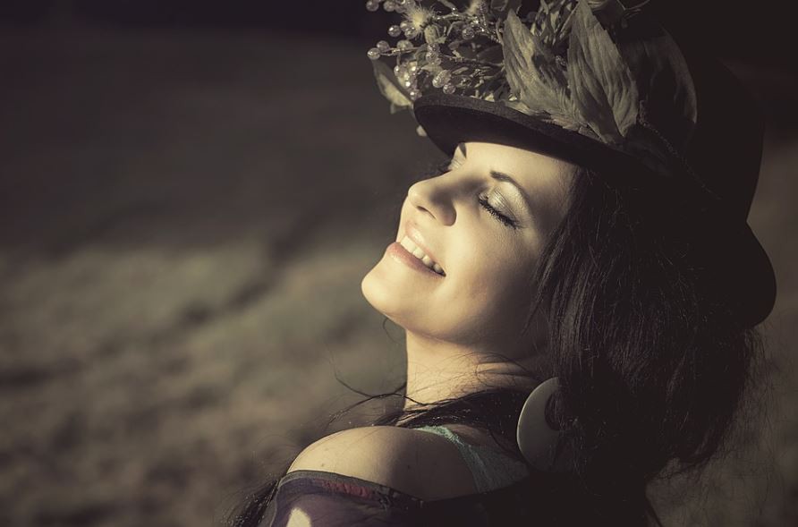 Rêvez de la reine : 8 Interprétations et Symboles