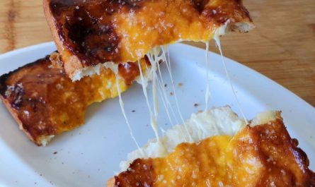 Rêvez de faire des toasts : 6 Interprétations et Symboles