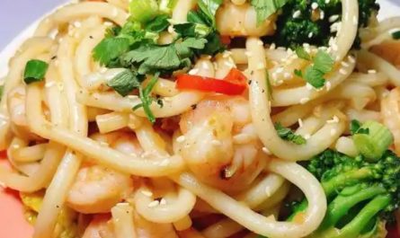 Rêver de nouilles udon : 7 Interprétations et Symboles
