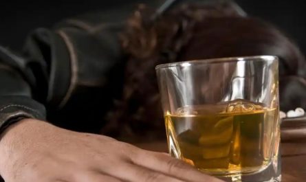 Rêve de me saouler : 22 Interprétations et Symboles