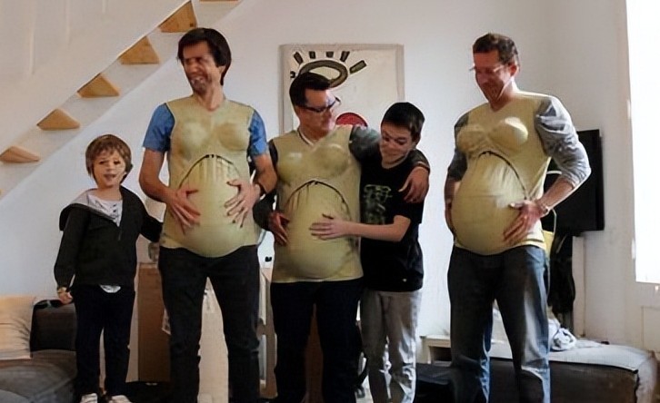 Rêver d’un homme donnant naissance à un enfant : 18 Interprétations et Symboles