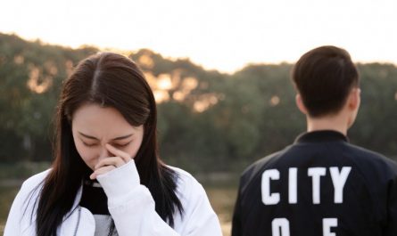 Rêver de vous marier avec votre ex-petit ami : 20 Interprétations et Symboles