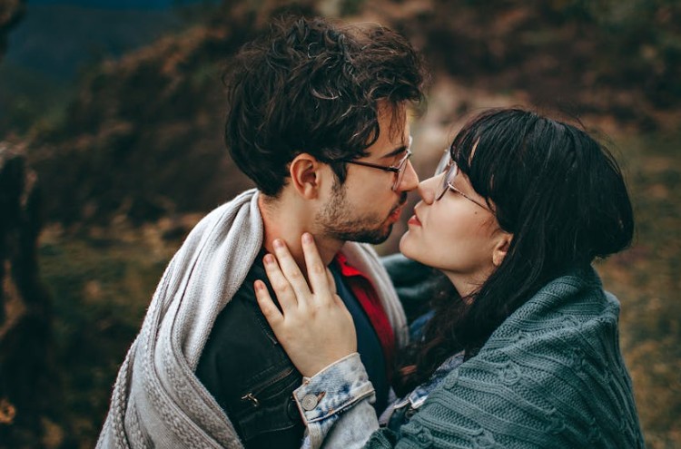 Rêver de retrouver ton ex : 22 Interprétations et Symboles