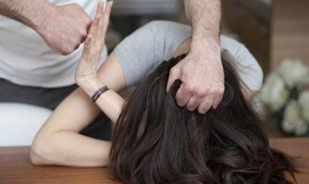 Rêver de frapper ta femme : 20 Interprétations et Symboles