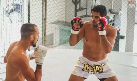 Rêver que la famille te batte : 17 Interprétations et Symboles