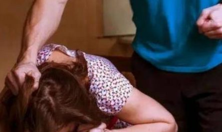 Rêver d’être battu par des membres de la famille : 18 Interprétations et Symboles