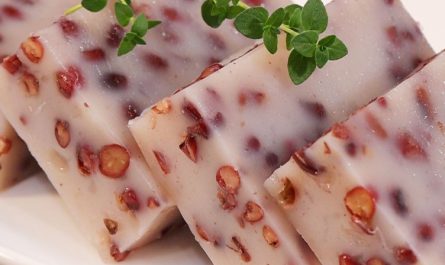 Rêver d’un gâteau aux haricots rouges : 8 Interprétations et Symboles