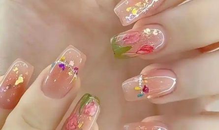 Rêver de manucure : 9 Interprétations et Symboles