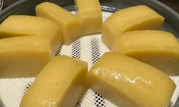 Rêver de gâteaux de riz sucrés : 11 Interprétations et Symboles