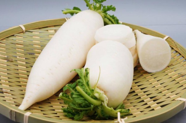 Rêver du radis : 12 Interprétations et Symboles