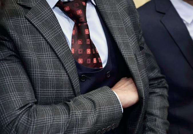 Rêver d'un costume : 22 Interprétations et Symboles