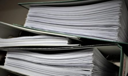 Rêver de dossiers : 25 Interprétations et Symboles