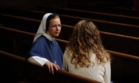 Rêver de religieuses : 15 Interprétations et Symboles