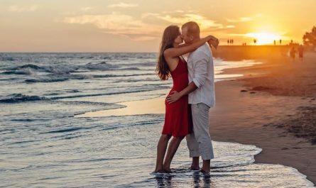 Rêver d'embrasser : 15 Interprétations et Symboles