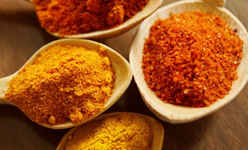 Rêver de piment rouge en poudre : 23 Interprétations et Symboles