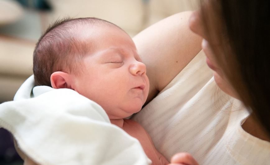 Rêver d&rsquo;un nourrisson mort : 6 Interprétations et Symboles