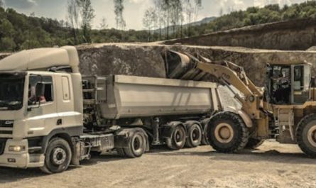 Rêver de conduire des engins lourds - 12 significations et symboles