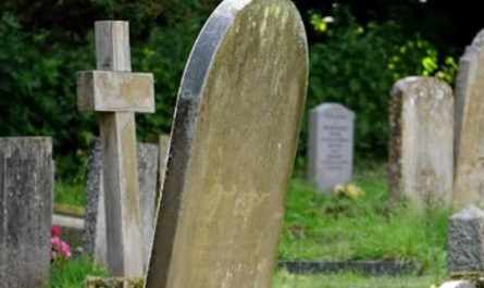 Rêver de sa belle-mère décédée : 20 significations et symboles